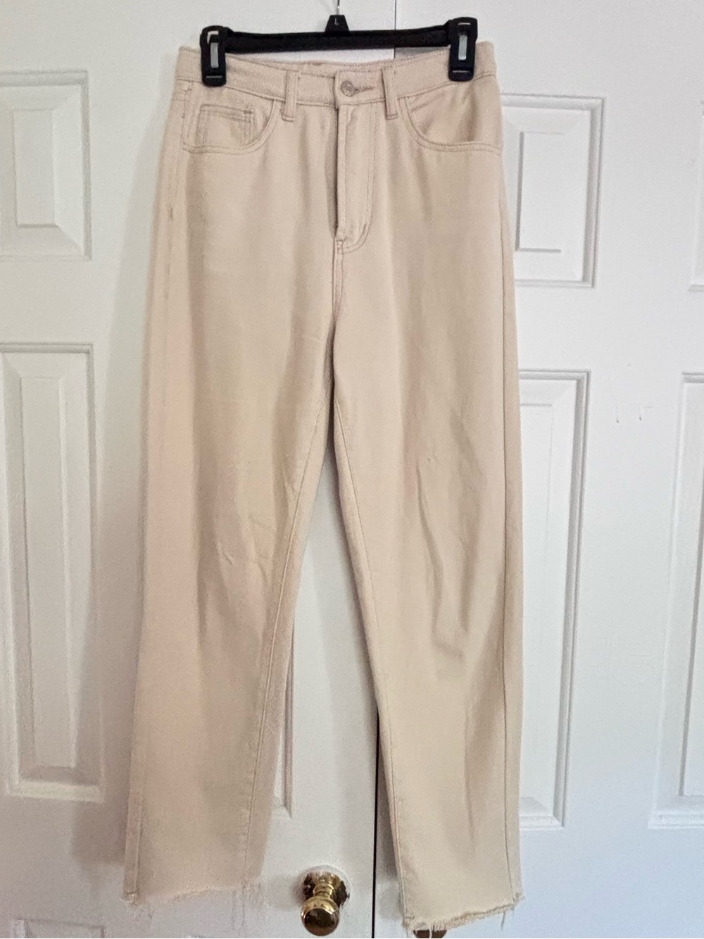 SHEIN Straight-Leg Jeans in Cream - Picture 3 of 6